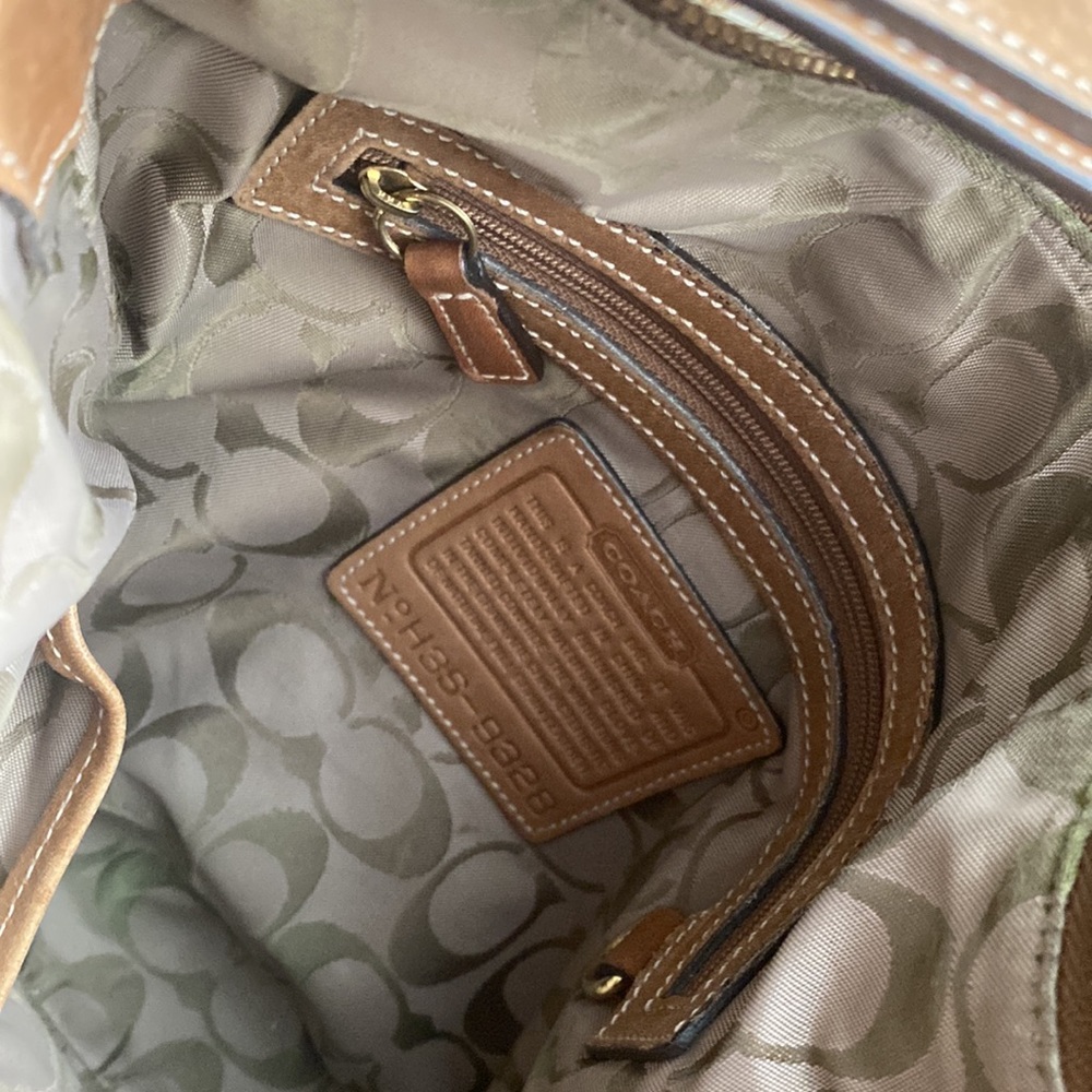 Coach leather sling/shoulder bag, adjustable strap - Picture 9 of 10